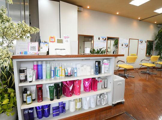 川越市　美容室サラダ、ガール